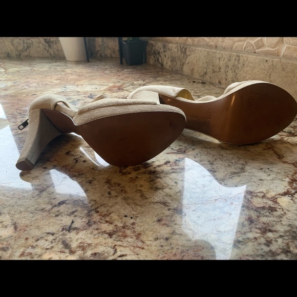 J. Crew unworn size 8 suede heels. Brand new. - Picture 2 of 4